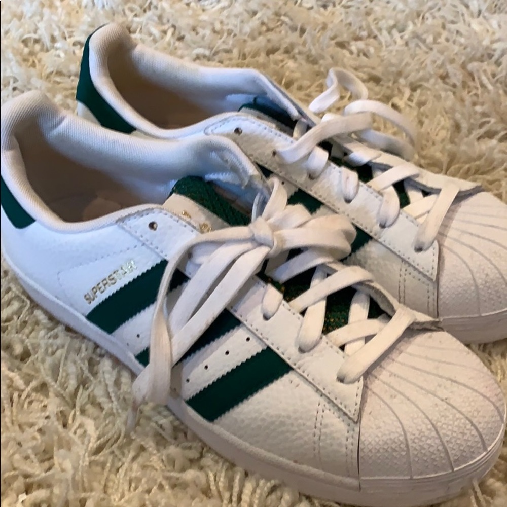 Adidas superstars